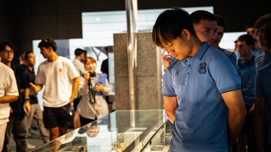 Emotiva visita al museo de la bomba atómica de Nagasaki