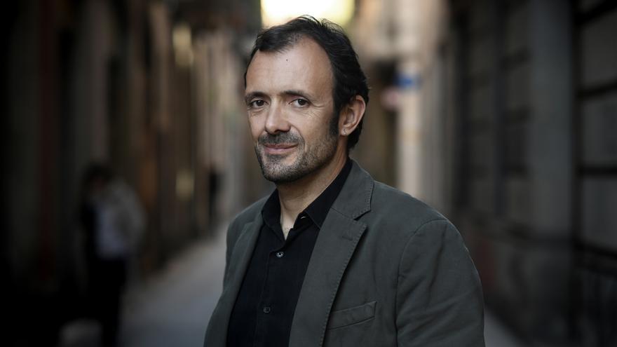 Isaac Rosa, escritor: “Dormir se ha convertido en un objeto de deseo”