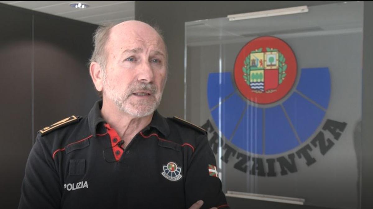 El jefe de la Ertzaintza, Josu Bujanda, informa sobre la detención de un menor en Agurain por vínculos con el yihadismo
