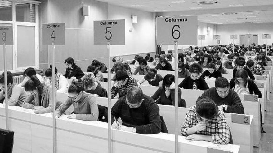 Más de 4.800 estudiantes afrontan los exámenes en la UNED