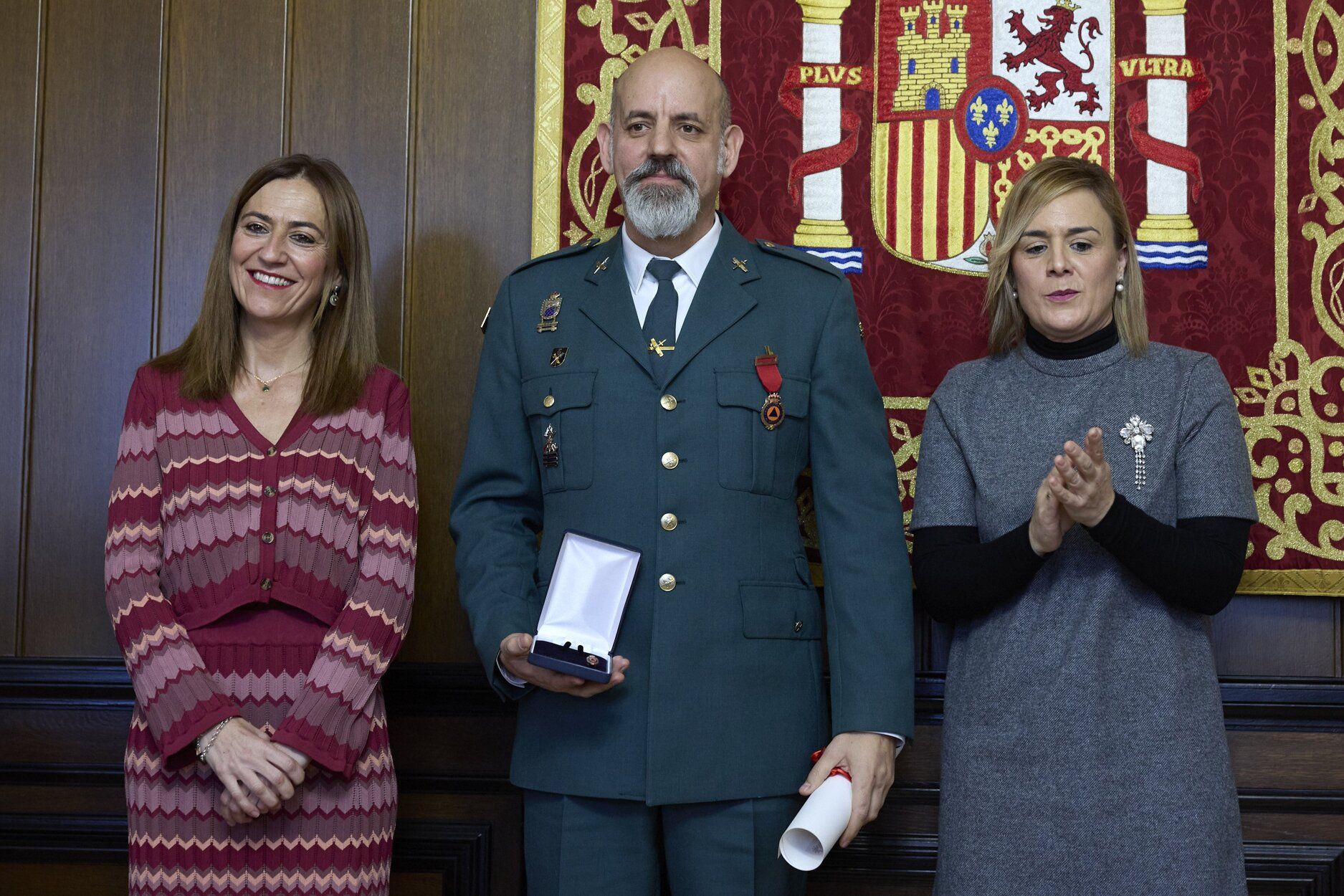 Imágenes del acto de entrega de las medallas de Cruz de la Orden de Isabel la Católica y del mérito de Protección Civil