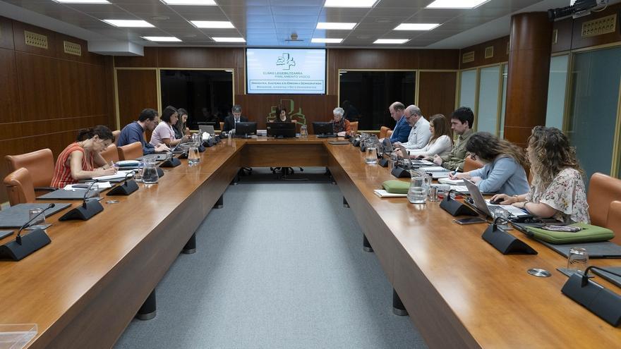 El Ararteko subraya la importancia de garantizar la selección de personas "adecuadas" para actividades con menores