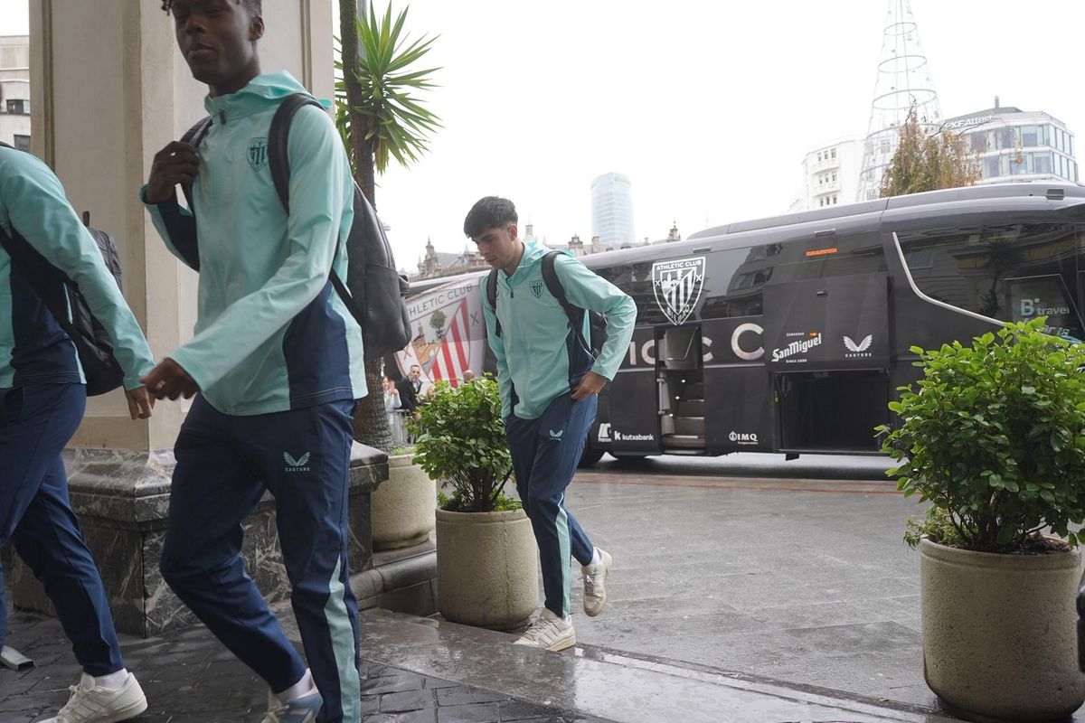 Los jugadores del Athletic llegan al hotel de concentración