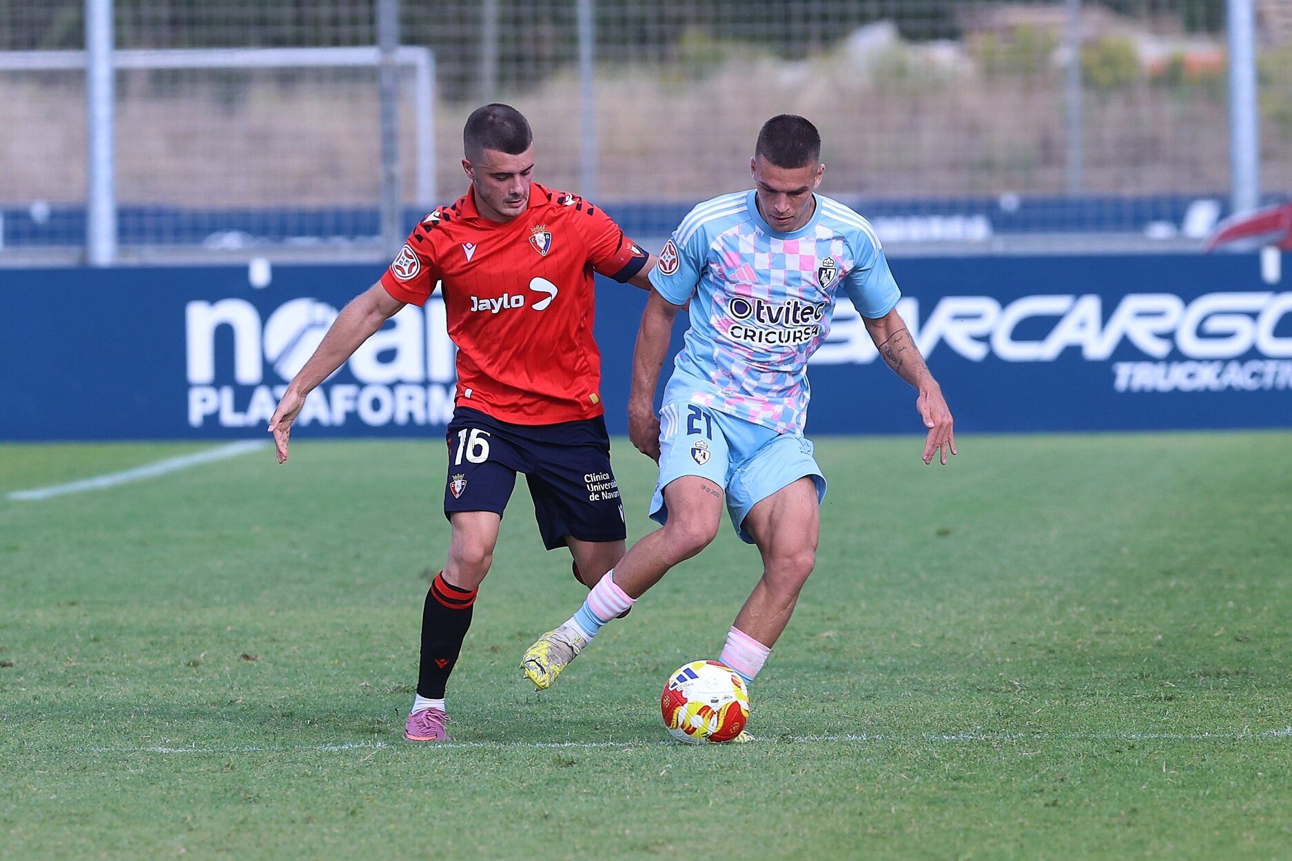 Fotos del partido entre Osasuna Promesas y Ponferradina