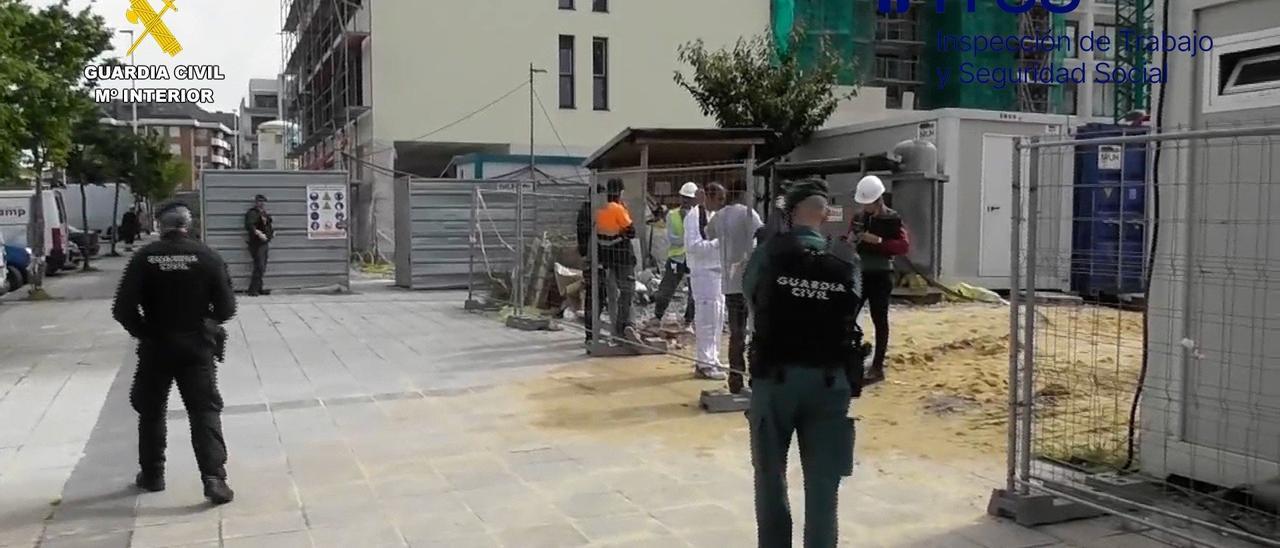 Tres detenidos, dos en Bizkaia, por liderar una red de explotación de obreros extranjeros