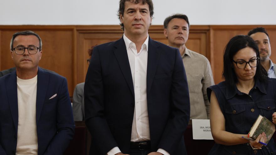 El hermano de Pedro Sánchez entra a la Audiencia de Badajoz por la puerta trasera