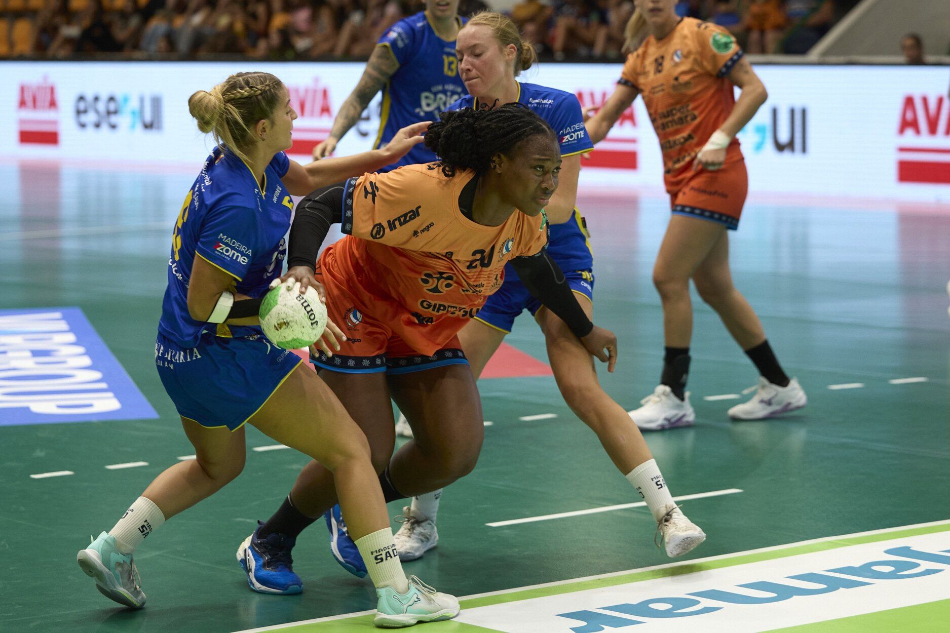 Fotos de las semifinales de la Supercopa Ibérica de balonmano en Anaitasuna