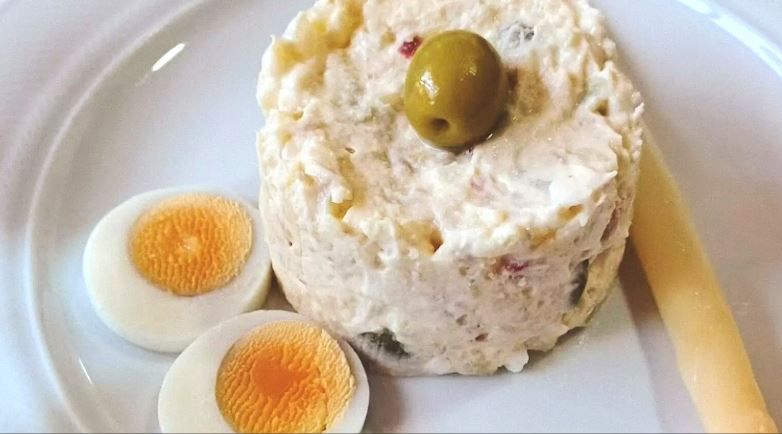 Ensaladilla rusa, un entrante clásico.