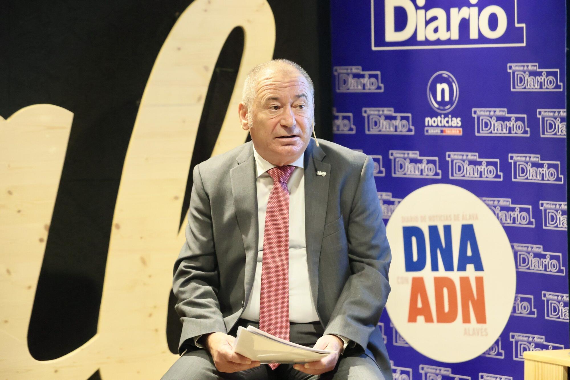 En imágenes: DNA aborda la situación del mercado laboral en Álava