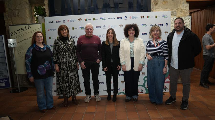 BBK presenta Erreferenteak, su proyecto para dar a conocer ejemplos de vida activa tras la jubilación, en Mungia