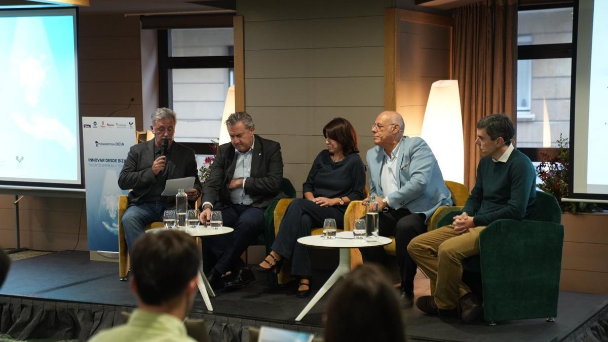Un momento de la mesa redonda celebrada ayer