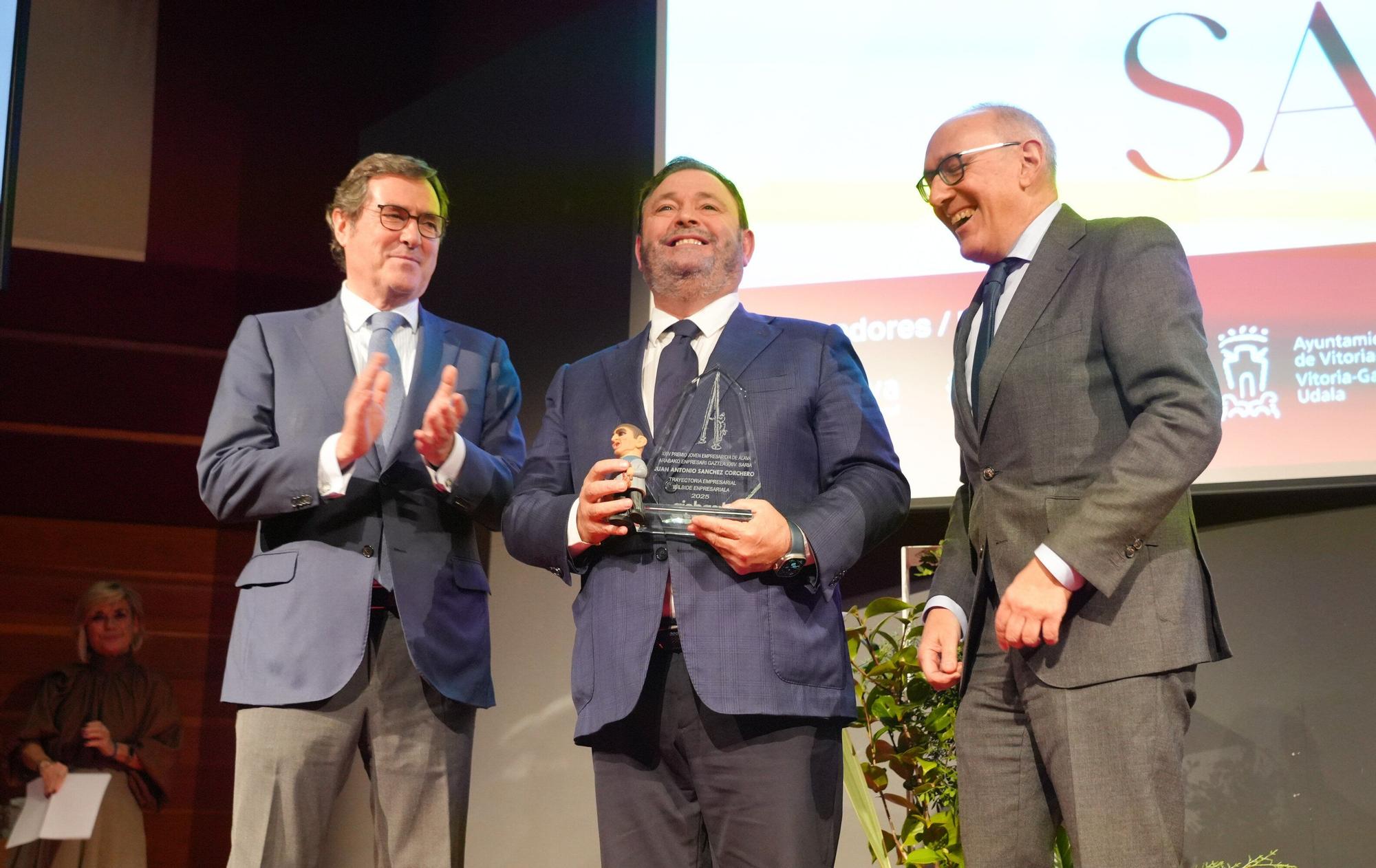 En imágenes: Entrega de los premios Ajebask 2025