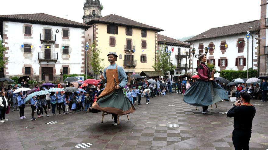 Irurita y Urdax/Urdazubi dan inicio al calendario festivo en la comarca