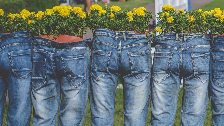 12 ideas creativas para reutilizar tus vaqueros viejos en casa