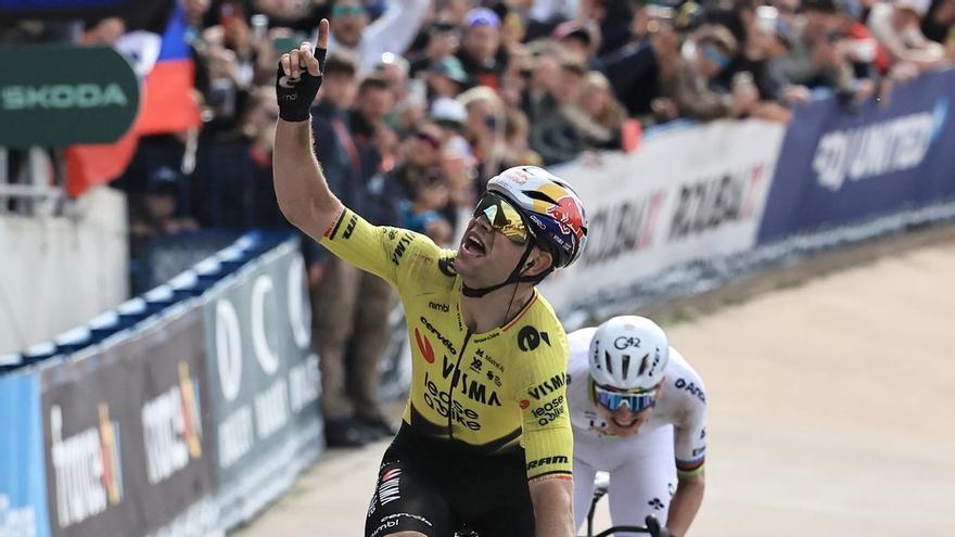 Van Aert toca el cielo en el Infierno del Norte
