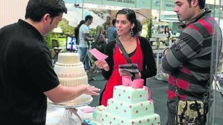 Una pareja en Expobodas.