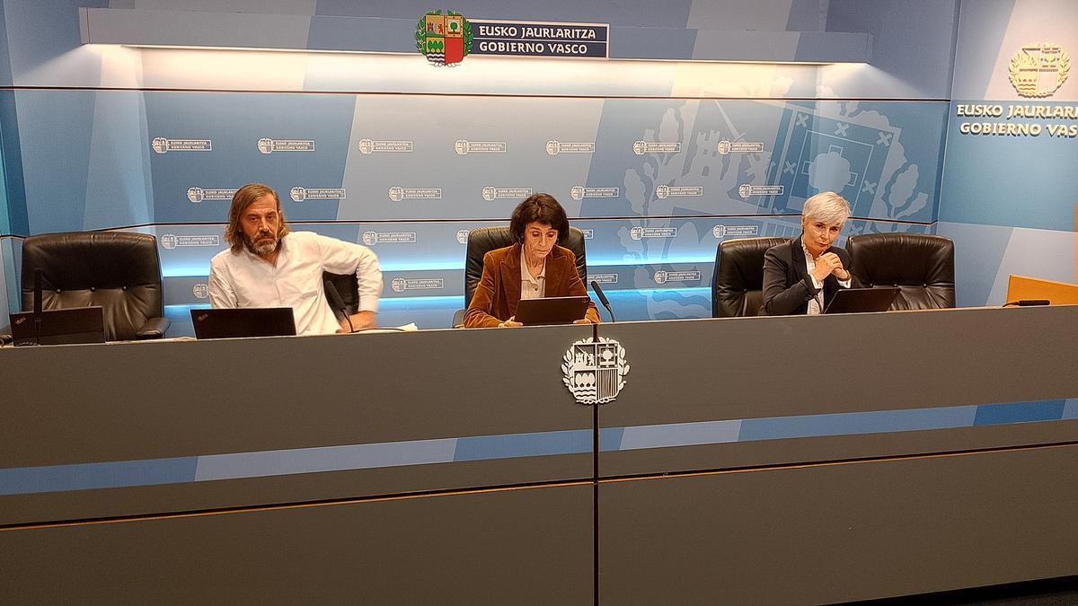 Jorge Aramendi, Nerea Melgosa y Miren Elgarresta. Jorge Aramendi, Nerea Melgosa y Miren Elgarresta.