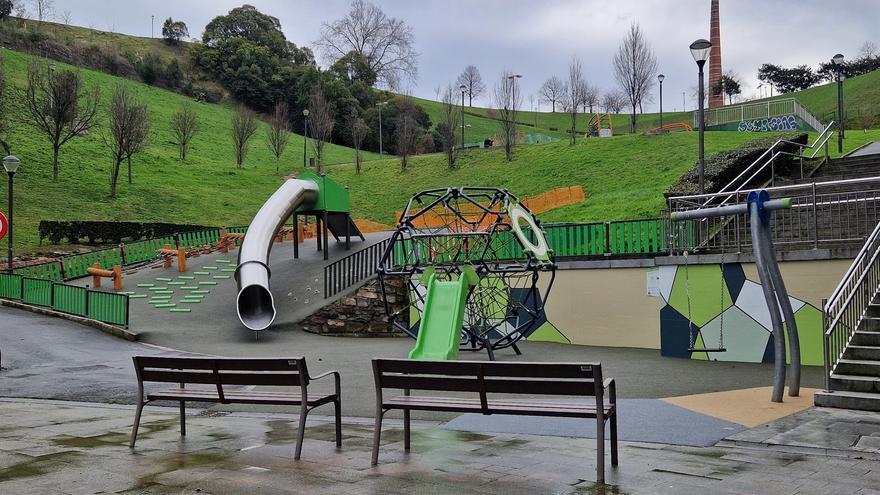 Bilboko Udalak Gas plazako haurrentzako jolastokia hobetzeko lanak bukatu ditu, ia 300.000 euro inbertituta