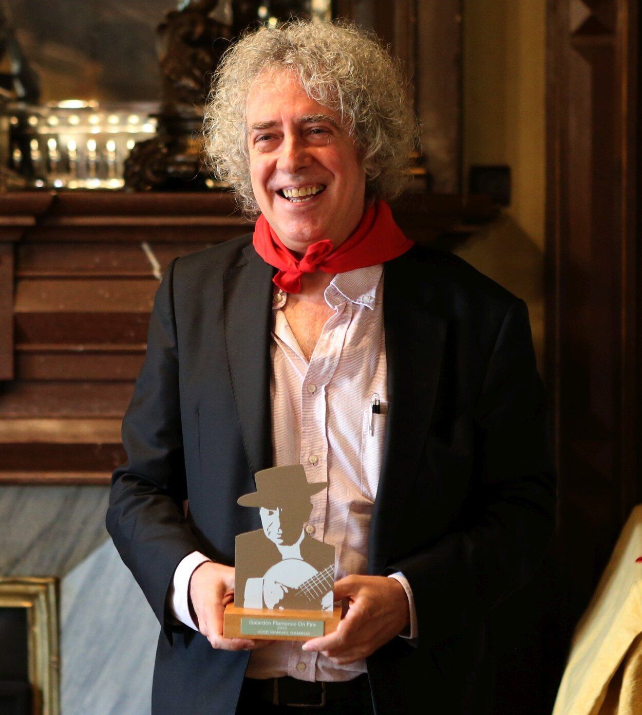 José Manuel Gamboa, con su premio.