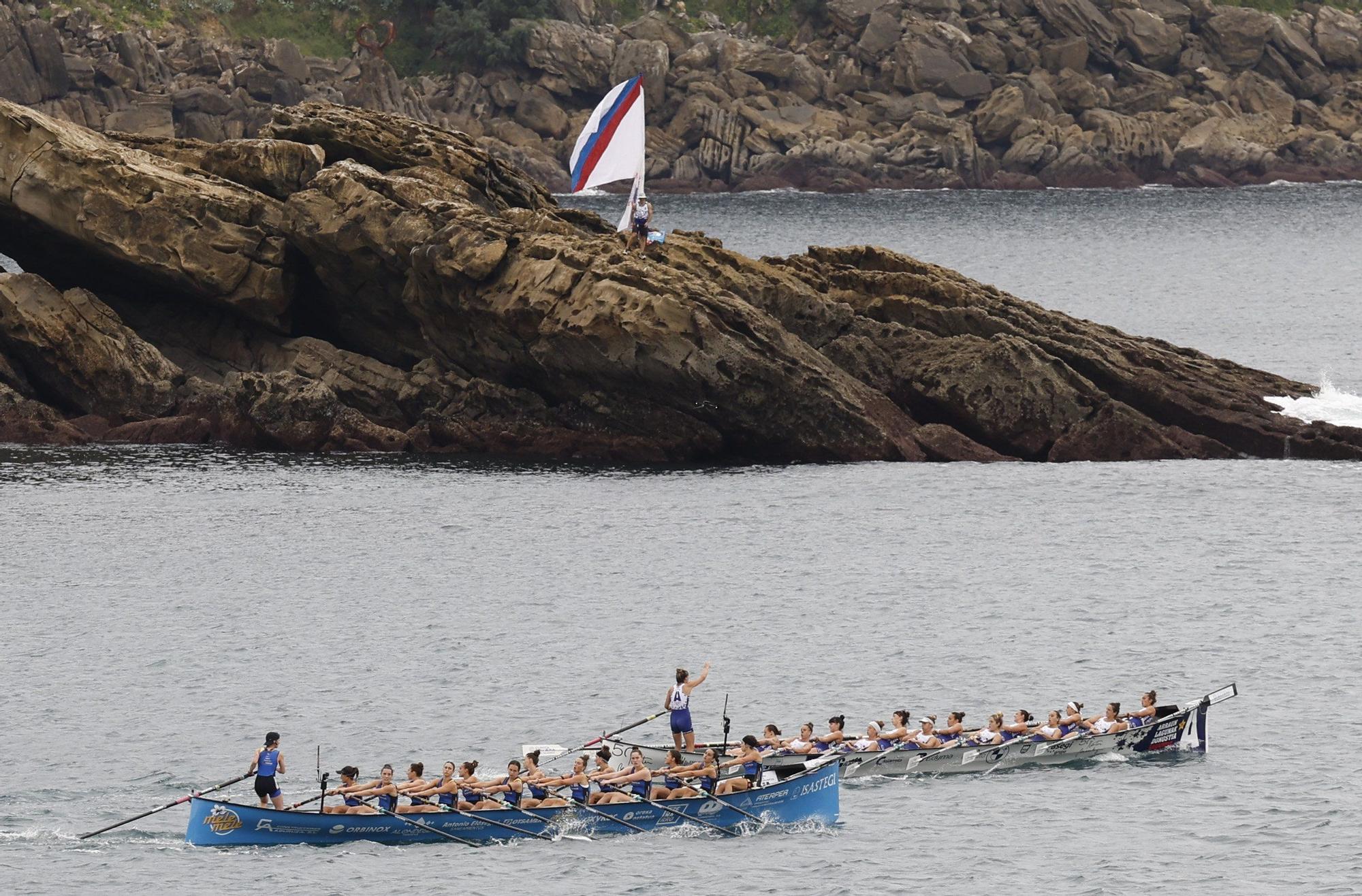 En imágenes: Arraun encarrila su cuarta bandera en Donostia
