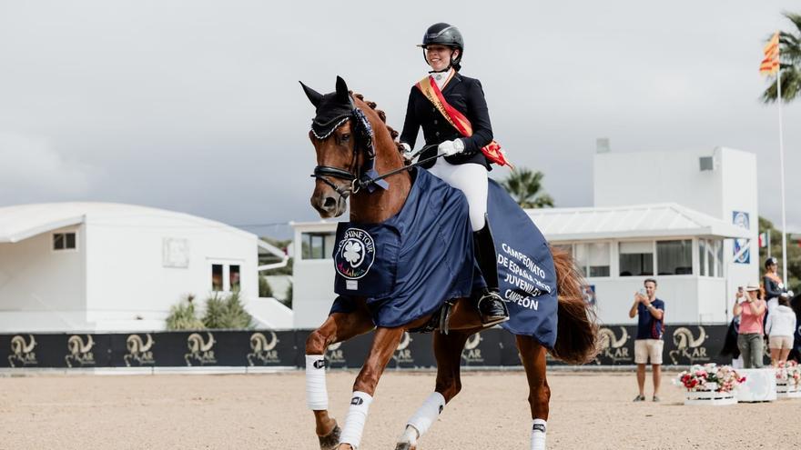 La amazona de Sopuerta Maite Cavaliere, campeona estatal de doma clásica