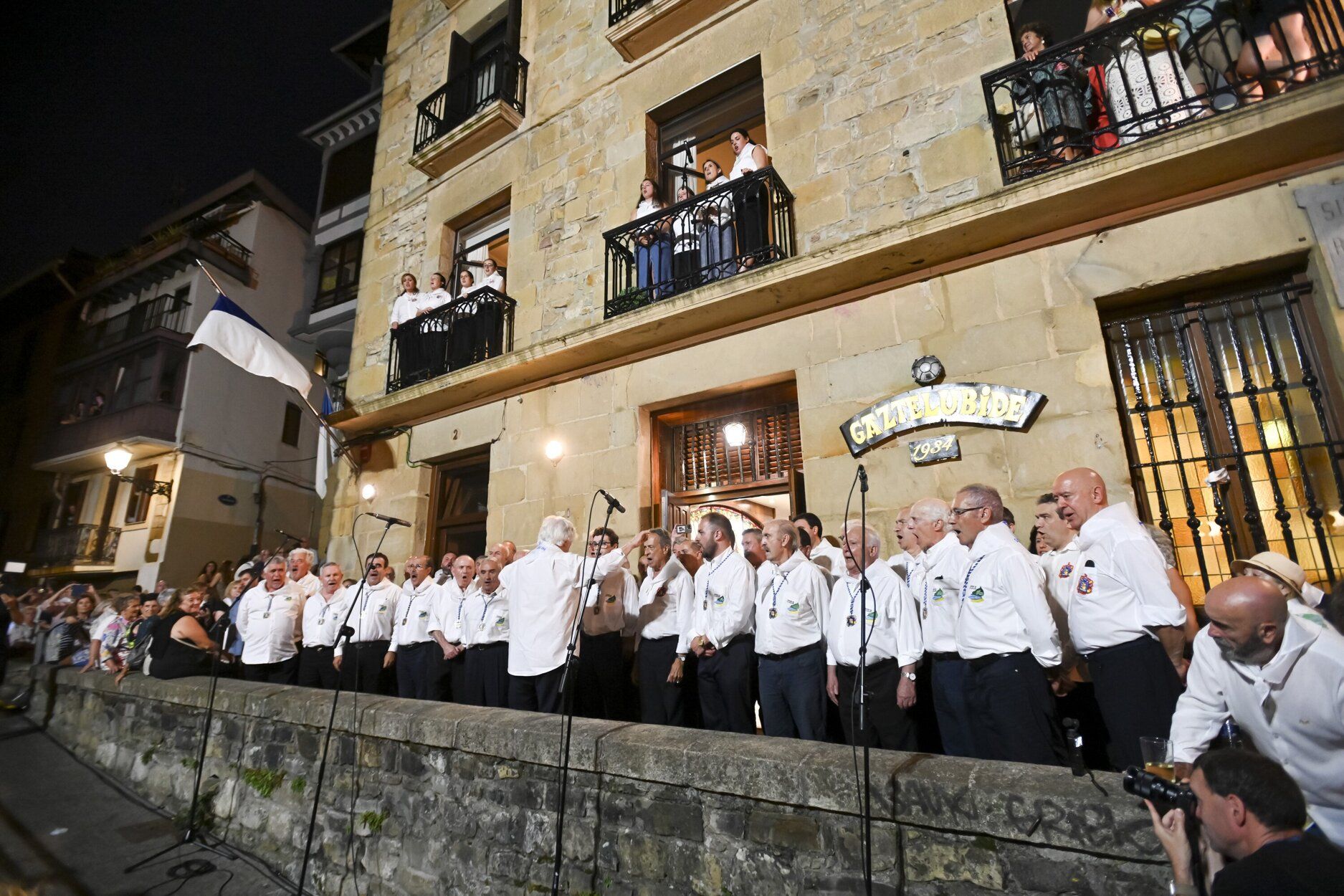 Alegría y música de la mano del coro de Gaztelubide