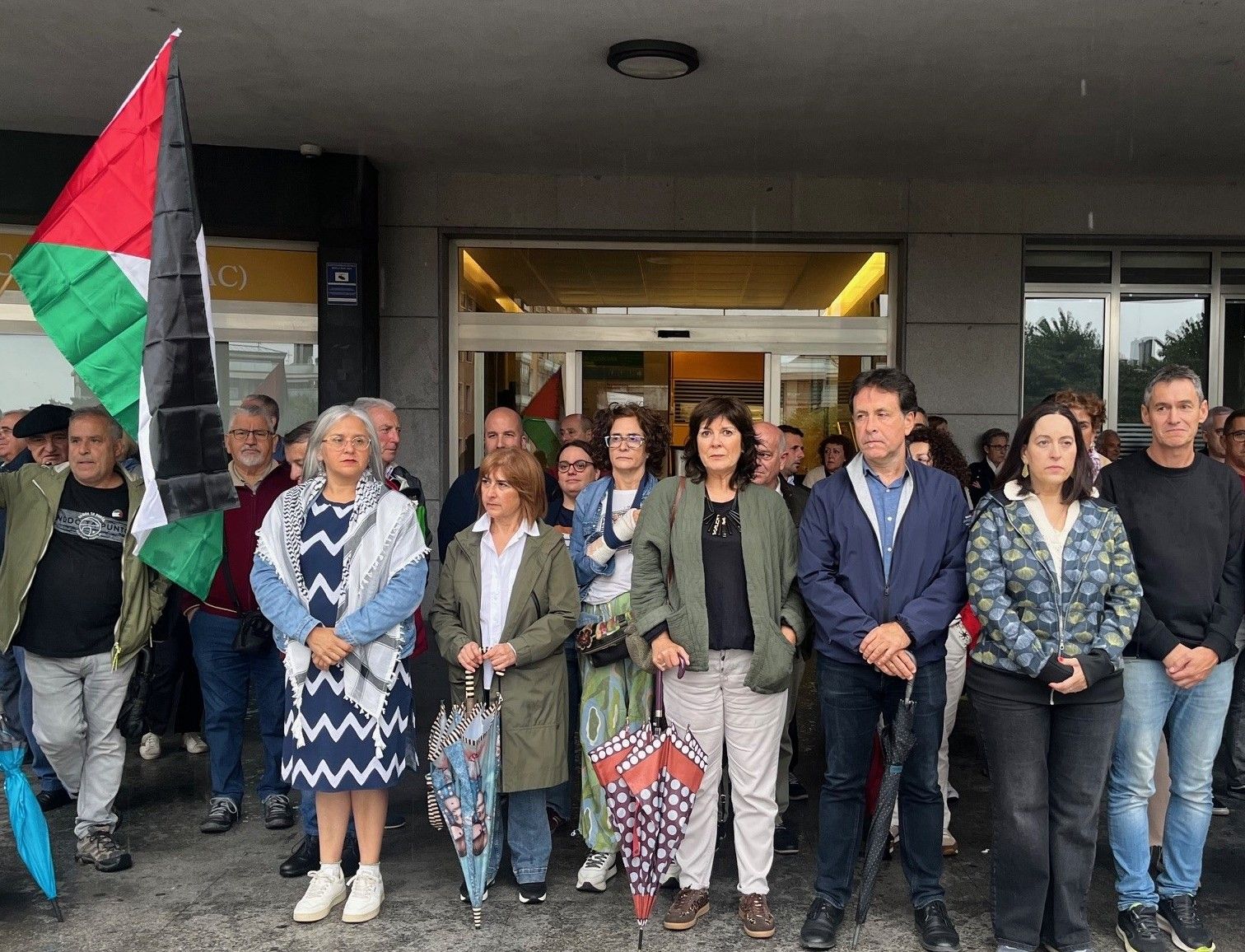 Más de 200 personas se concentran el Basauri contra el genocidio en Gaza