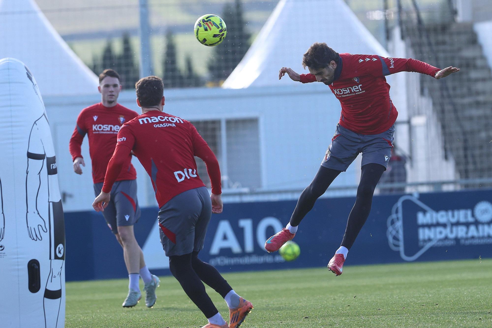 Fotos del entrenamiento de Osasuna y de la rueda de prensa de Lisci de este viernes 28 de noviembre