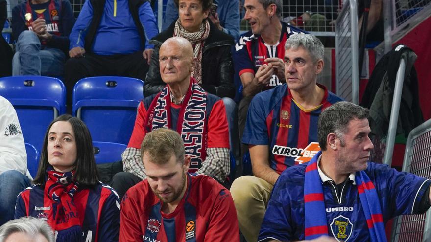 En imágenes: Búscate en las gradas del Buesa Arena en el Baskonia - Dubái