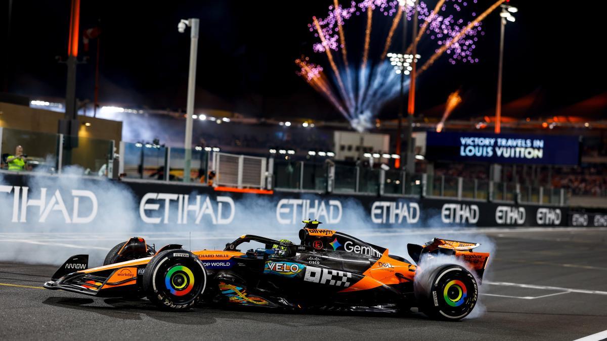 Lando Norris realiza un trompo en Abu Dhabi tras ganar el título mundial con McLaren.
