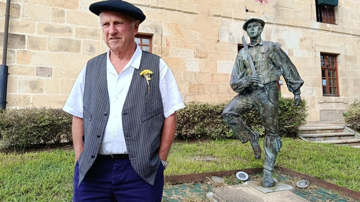 Anton Mari Aldekoa-Otalorak Iurretako dantza taldearekin lanean jarraitzen du / E. Salterain Anton Mari Aldekoa-Otalorak Iurretako dantza taldearekin lanean jarraitzen du / E. Salterain
