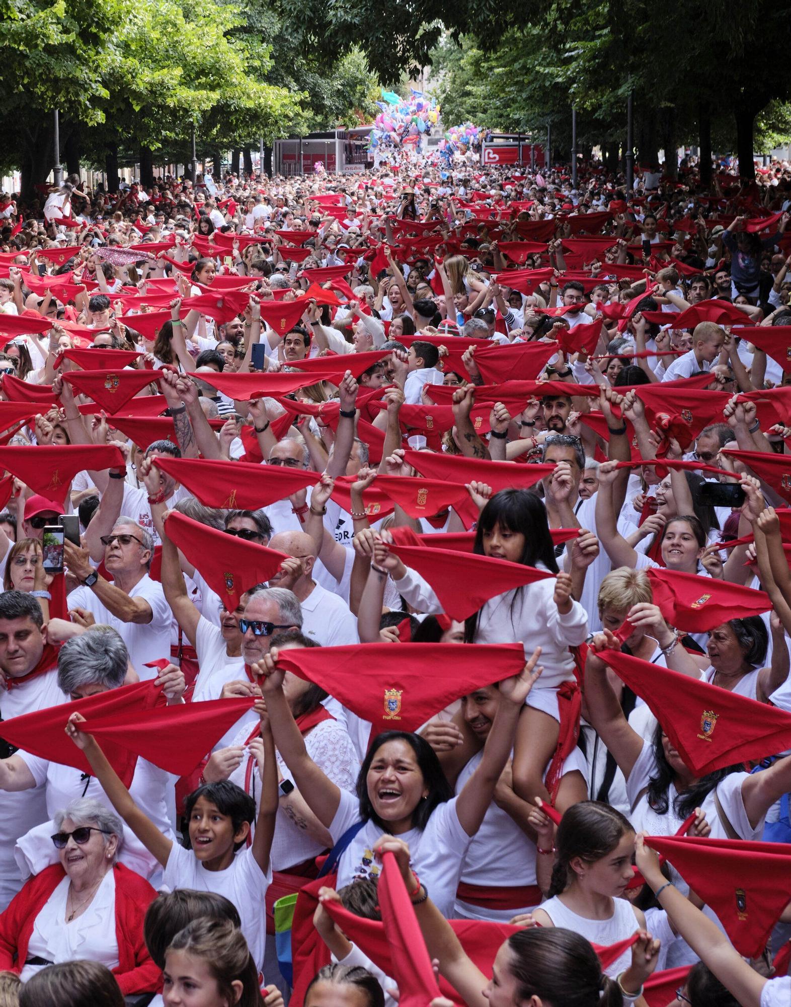 Fotos del  Chupinazo de San Fermín 2025 en Pamplona: ¡La fiesta más internacional se enciende con un grito solidario por Palestina!