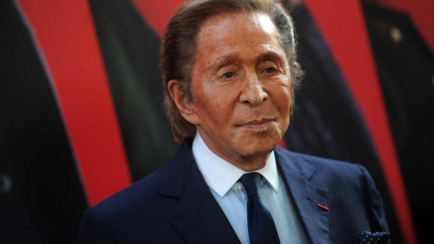 El diseñador italiano Valentino muere a los 93 años