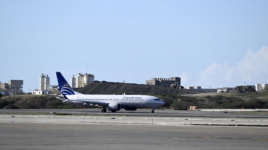 Venezuela notifica a las aerolíneas que la compra de su combustible debe pagarse a EE.UU.