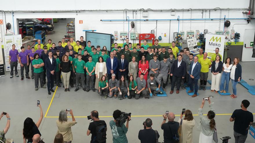 Imanol Pradales: &quot;Lanbide Heziketak etorkizuna jokoan dugun berrindustrializazioan laguntzen jarrai dezan egokitu eta asmatu behar dugu&quot;