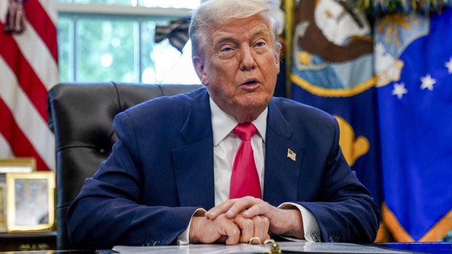 Trump viaja a la cumbre con Putin en Alaska acompañado de la cúpula de su Gabinete