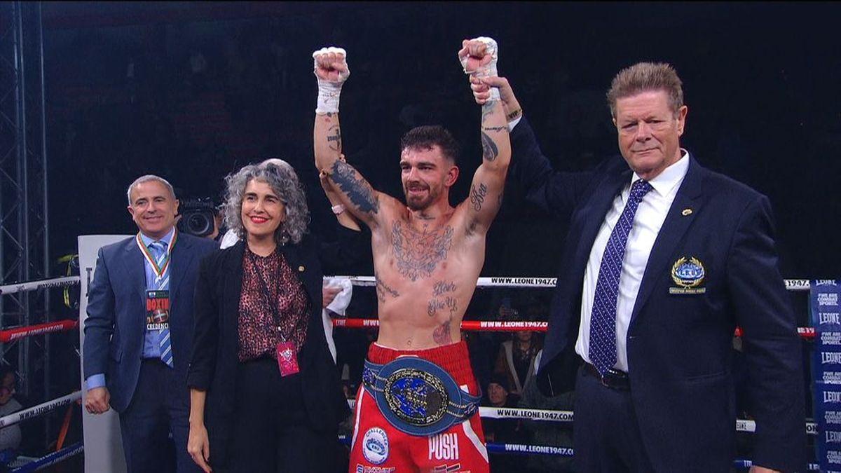 Jon Fernández, nuevo campeón de Europa del peso superligero.