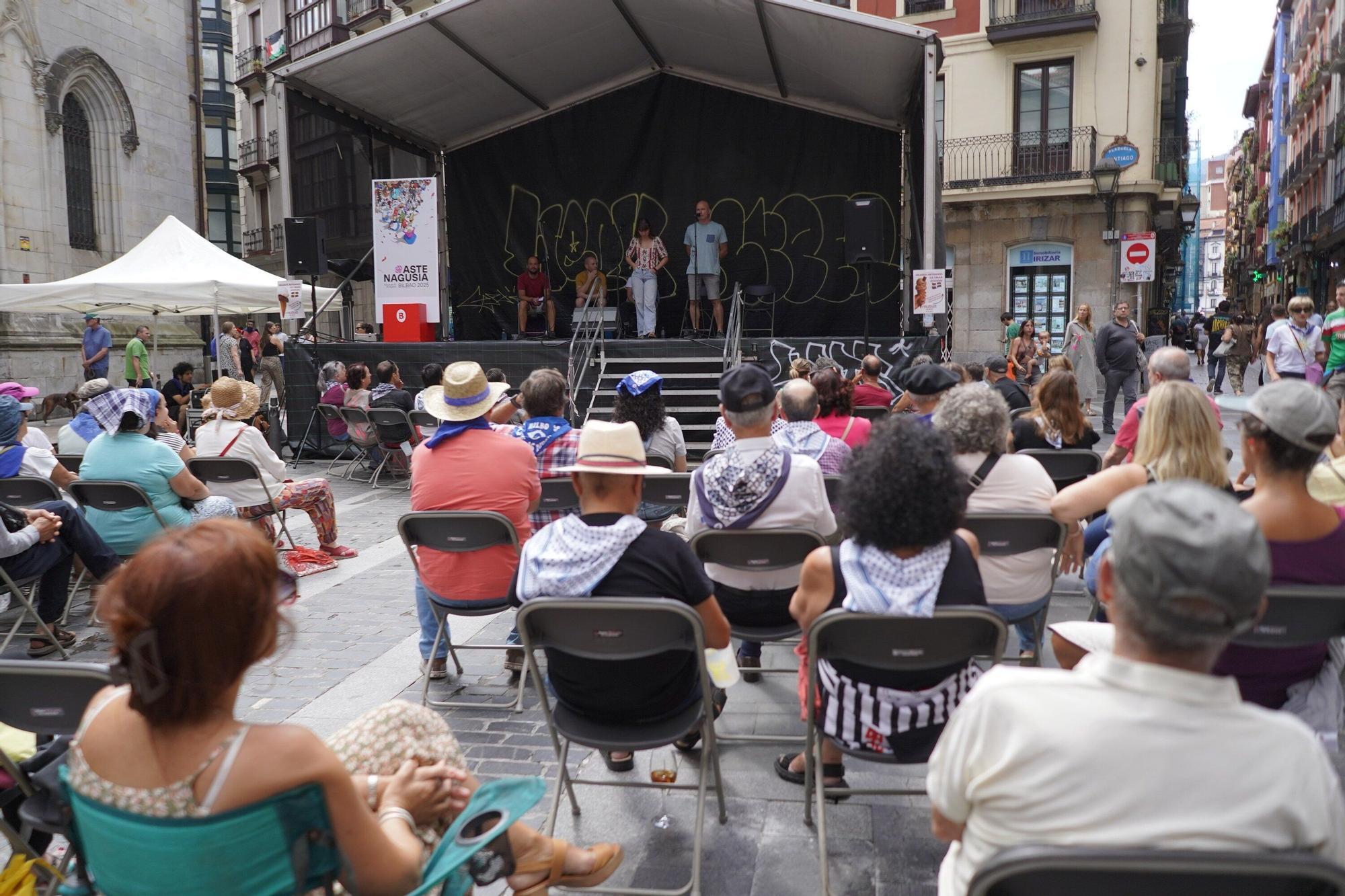 En imágenes: La penúltima sesión de bertsolaris en Aste Nagusia