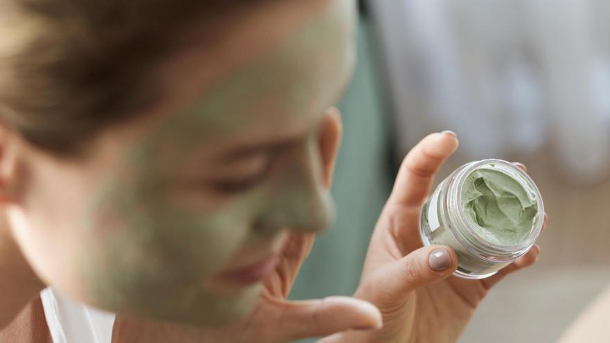Mascarillas detox para cuidar la piel tras los excesos navideños: cómo elegir la mejor