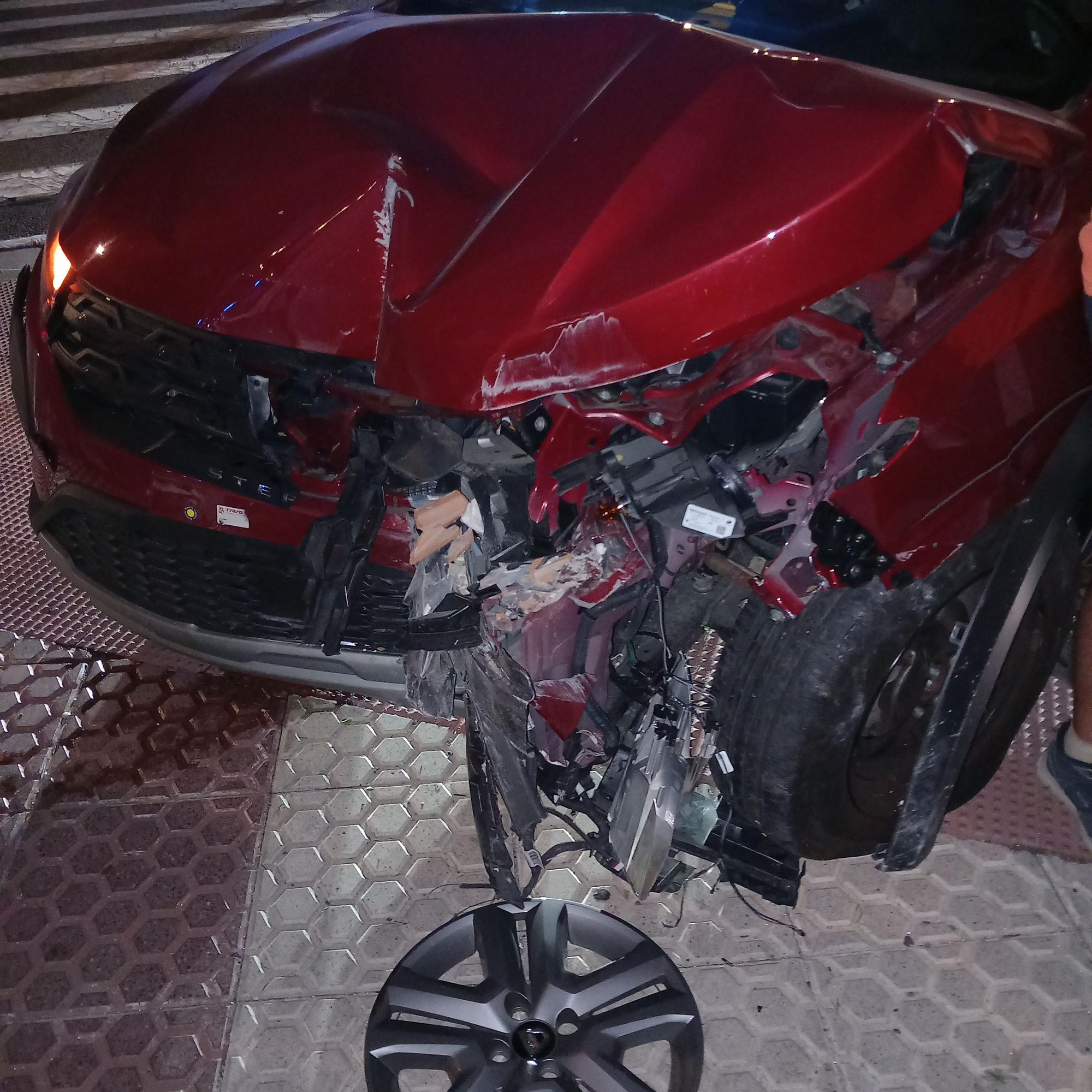 Imagen de detalle del vehículo accidentado en Tudela