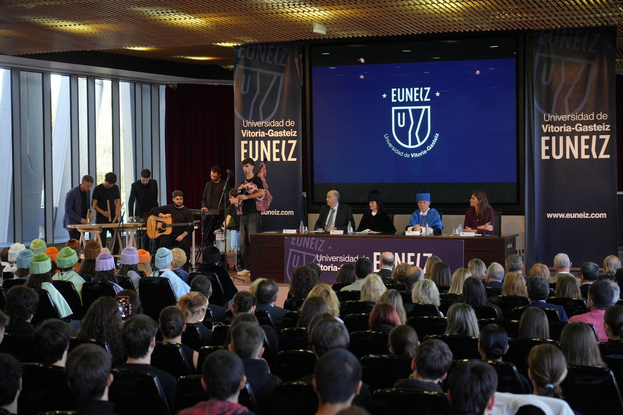 En imágenes: Apertura oficial del nuevo curso académico 2025-26 en la Euneiz