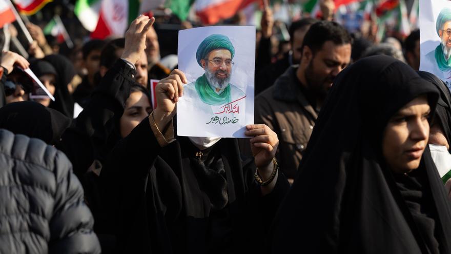 El nuevo líder supremo de Irán ordena mantener el bloqueo de Ormuz para presionar a los "enemigos"