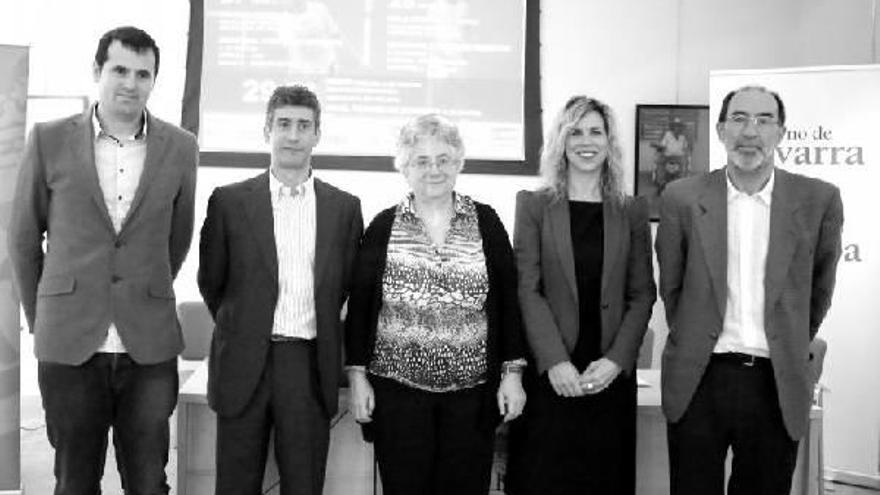 De izquierda a derecha, Ruben Goñi (Instituto Navarro de Deporte y Juventud), Jaime Aguirre (Fundación Remonte Euskal Jai Berria), Montserrat Galcerán (Junta Municipal del Distrito de Tetuán), Patricia Larraz (Telefónica) y Javier Odriozola (Ayuntamiento