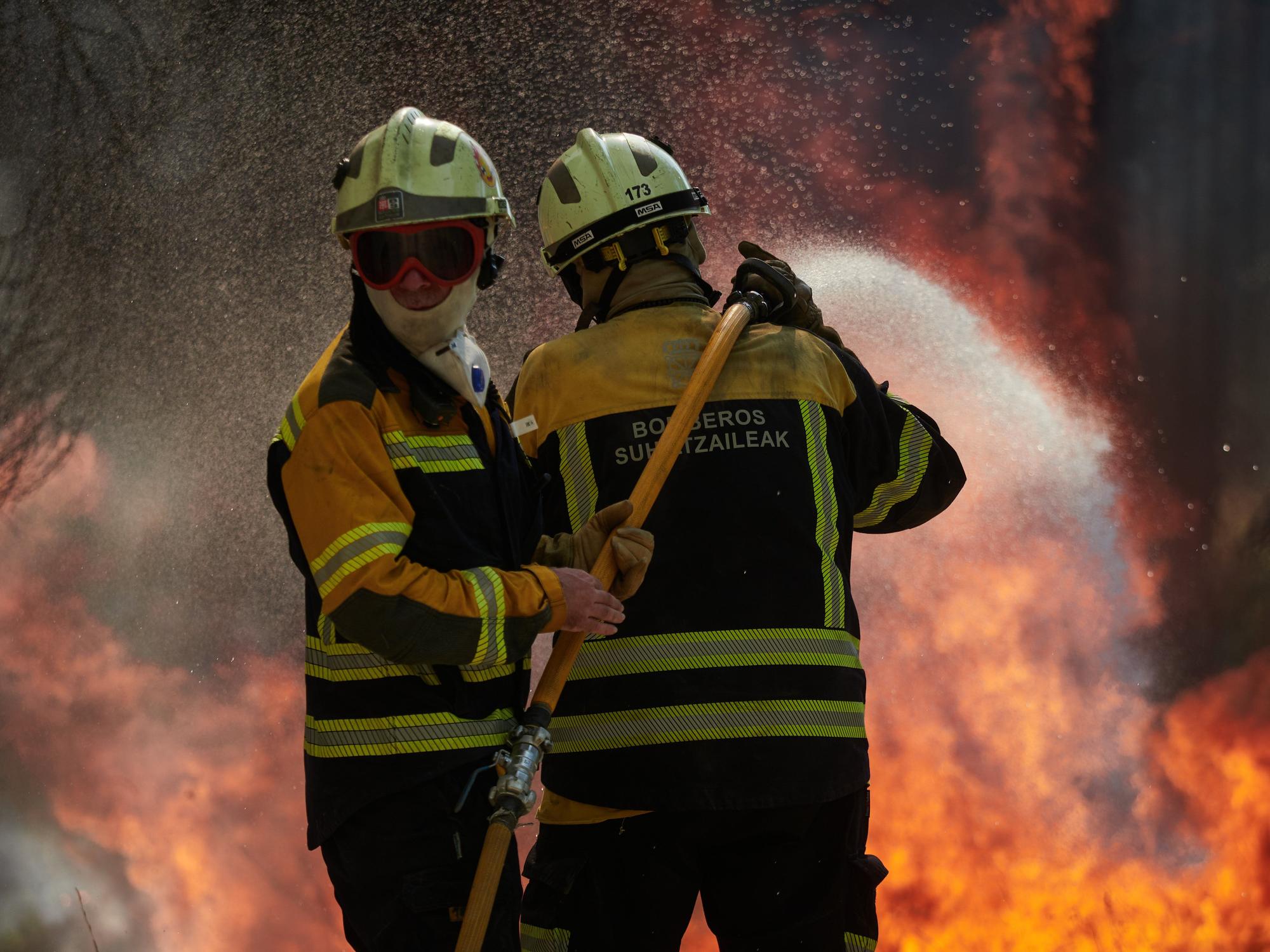 Fotos del incendio forestal cerca de Carcastillo