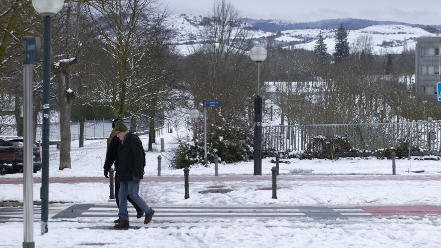 Álava se congela con temperaturas bajo cero y nieve que complica la movilidad
