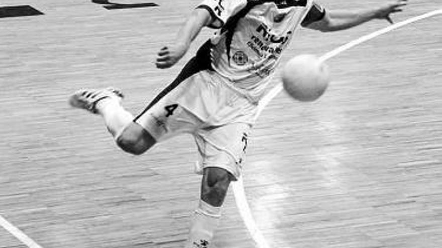 &quot;Nuestro objetivo es jugar &#039;play off&#039; y Copa&quot;
