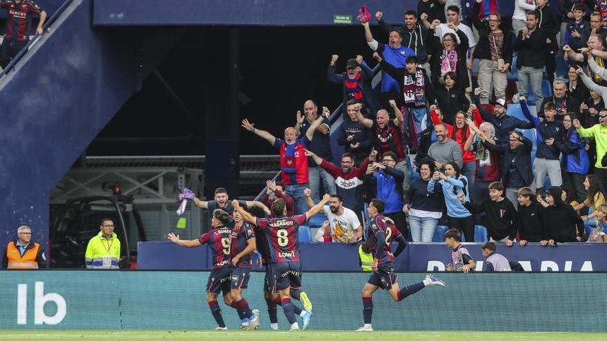 El Levante aprieta la lucha por la permanencia