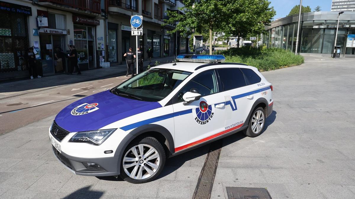 Una patrulla de la Ertzaintza en Donostia