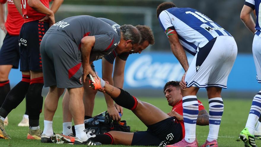 Iker Benito, trasladado a la CUN para someterse a pruebas en su tobillo izquierdo