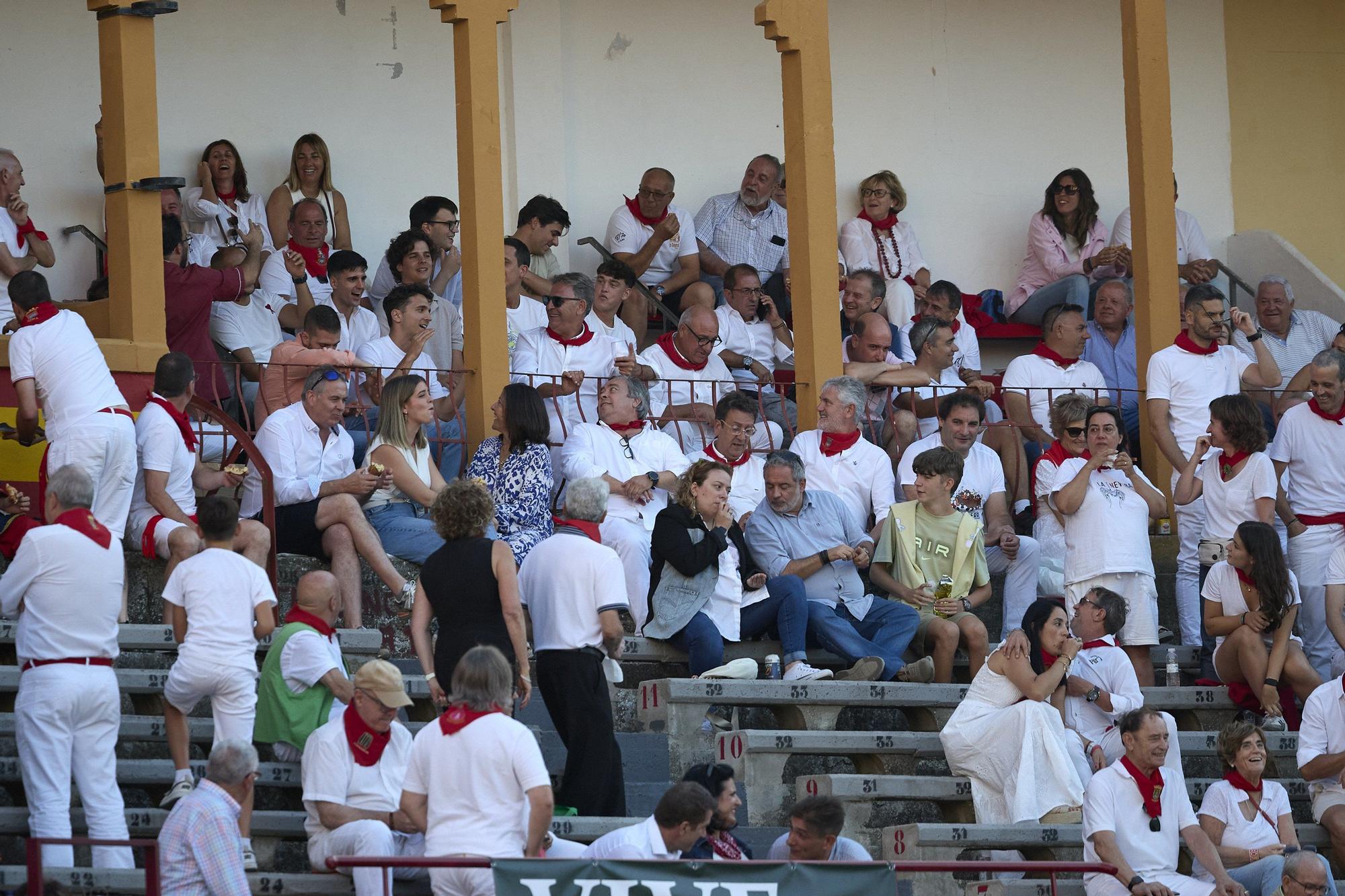 Fotos de la corrida de toros en Tudela con toros de Garzón Valdenebro